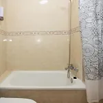 Naim 招待所 3*